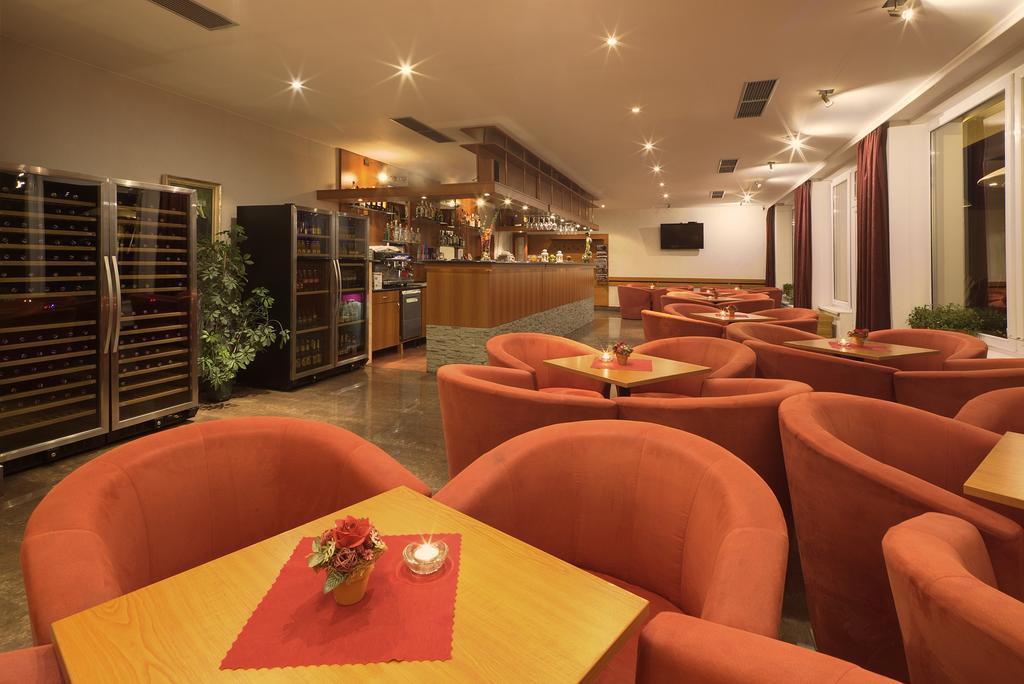Holiday Park Orava - Hotel Orava Dolny Kubin Exterior photo
